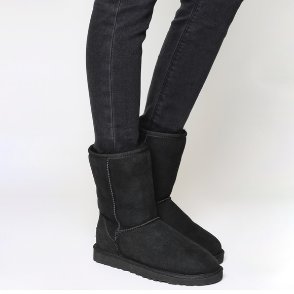 UGG Shoes - Women's Classic II Short Black Boots size 8